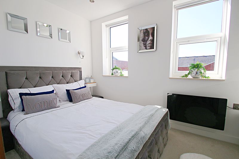 Bedroom- click for photo gallery